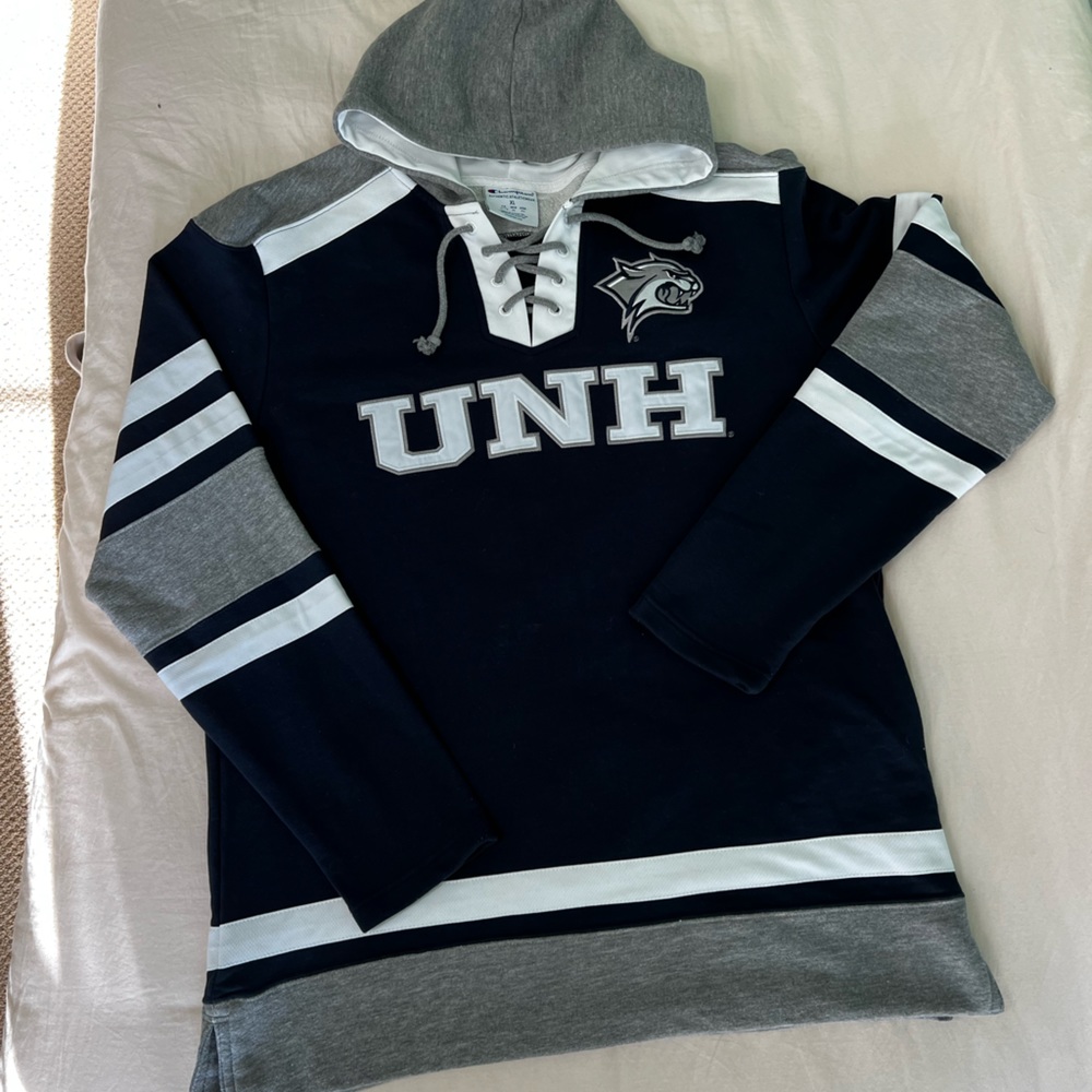 UNH Champion hockey style hoodie sweatshirt
